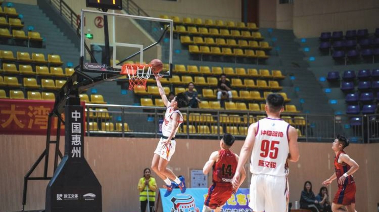 关于赛季揭幕，球员表现抢眼铺开新一轮比赛的信息