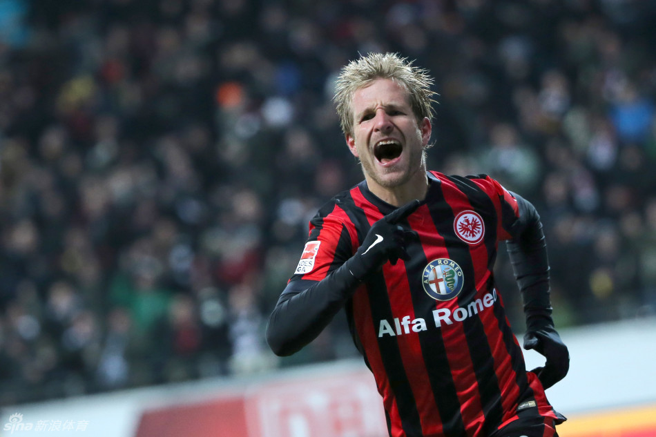 包含沙尔克客场挑战法兰克福，胜负难料的词条