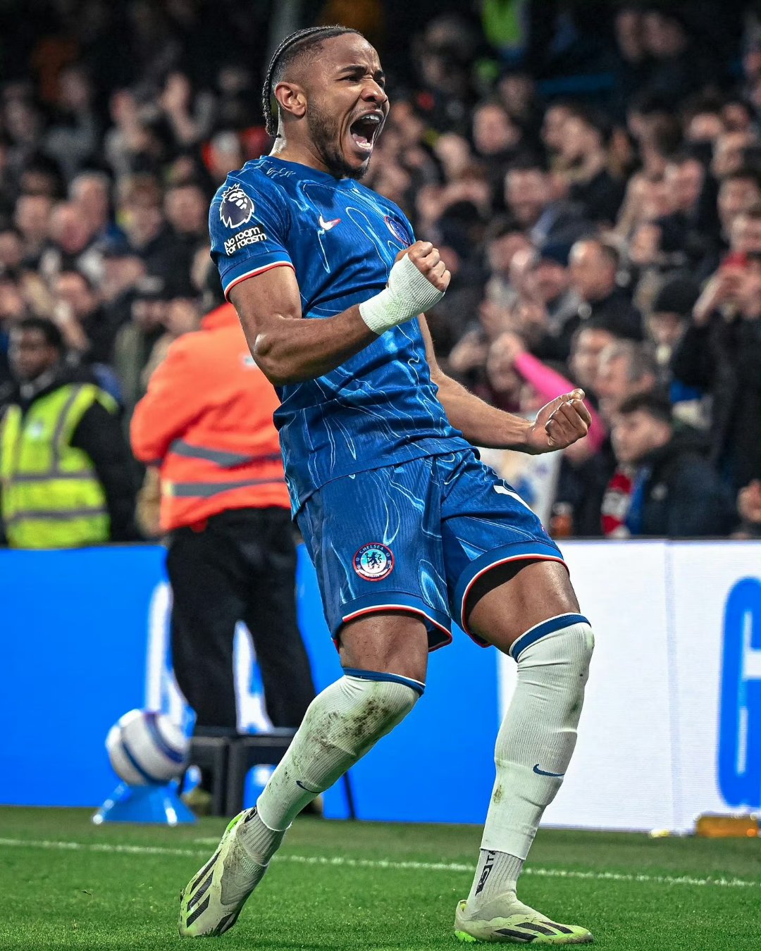 C7娱乐中国-切尔西客场逼平利物浦，表现出色