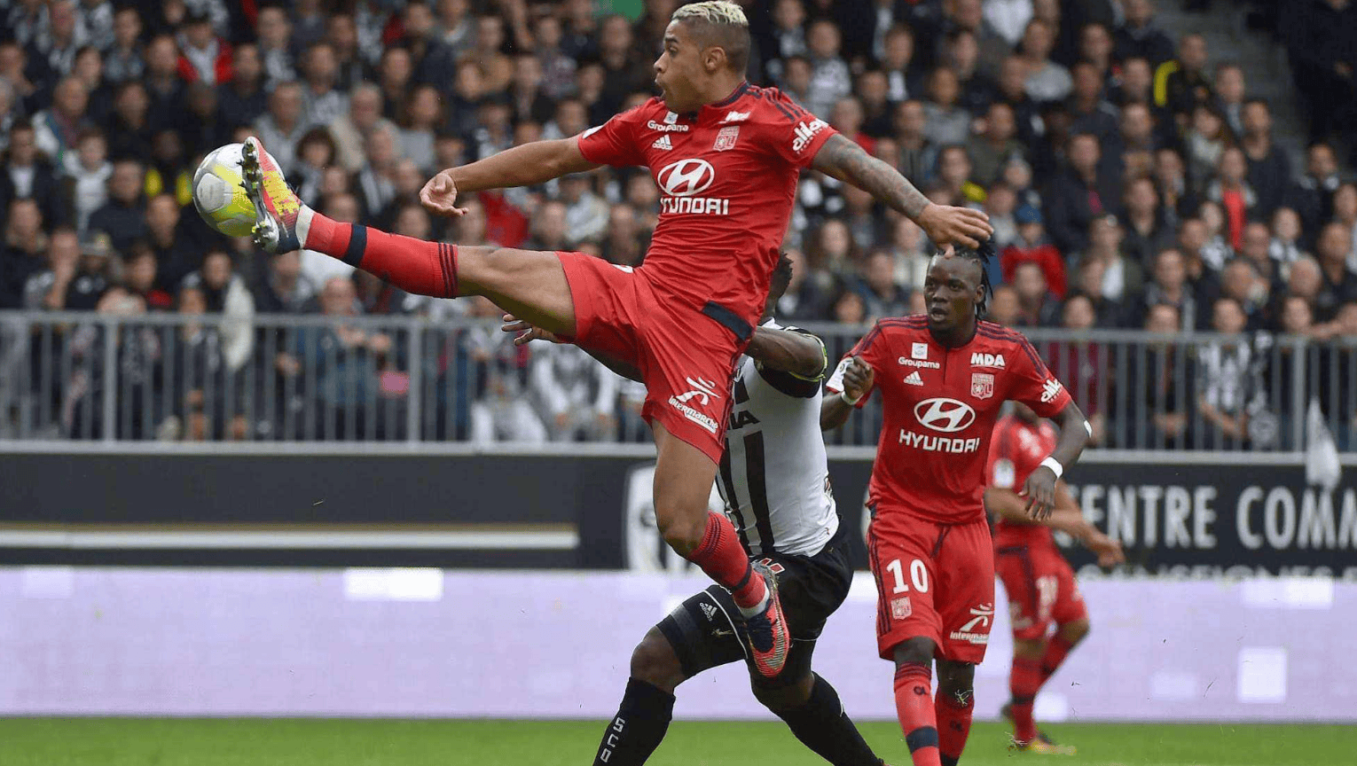 连胜赛季考验：里尔客场挑战里昂的简单介绍