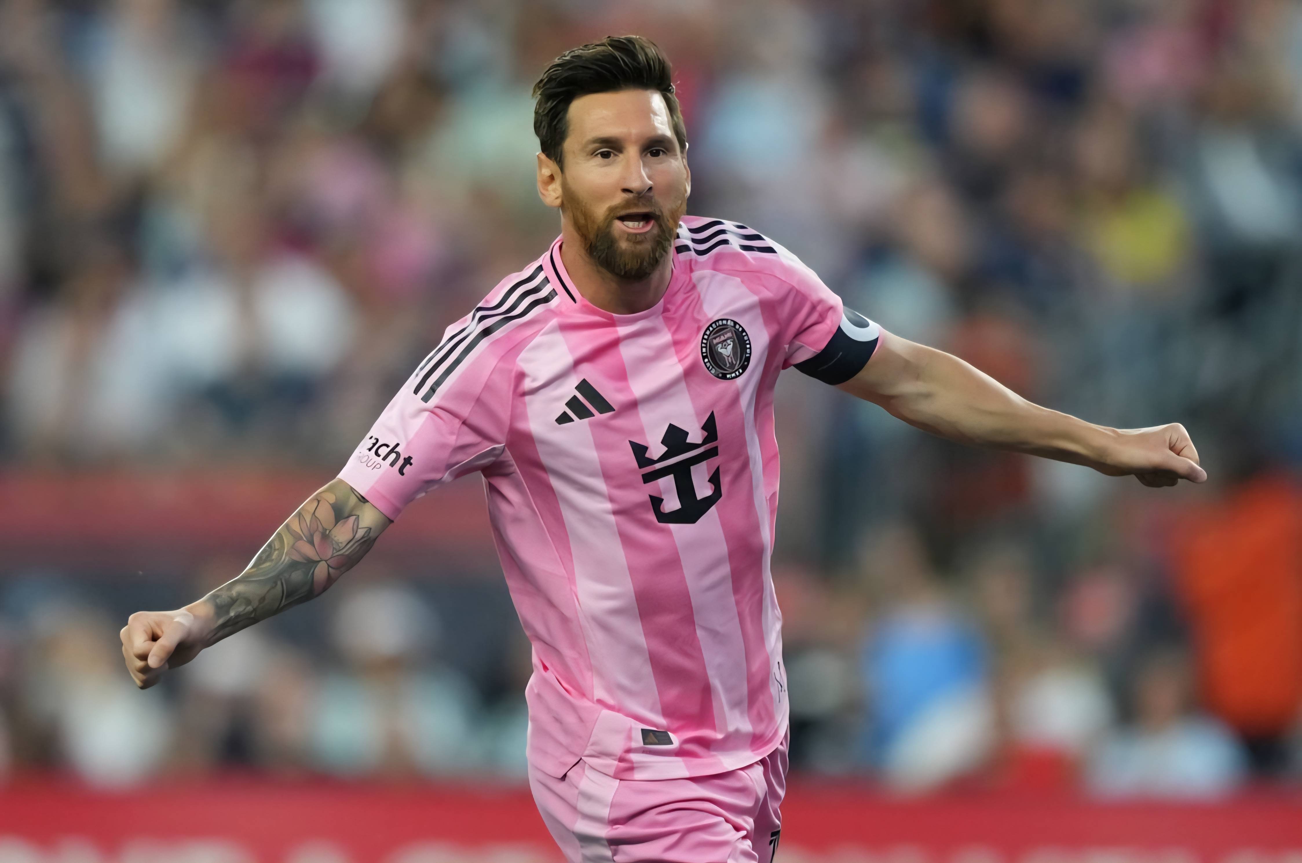 巴萨客场大胜多特，梅西梅开二度的简单介绍